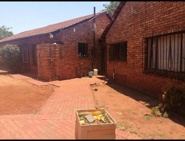 3 BEDROOM HOUSE FOR SALE IN THE ORCHARDS